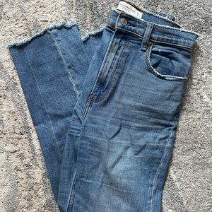 Abercrombie Ultra High Rise Ankle Straight Jeans